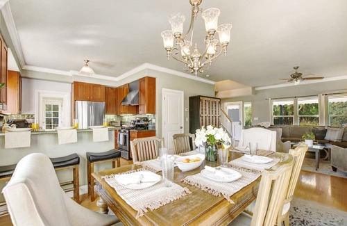 Windsor House | Luxury Estate Awaits: Your Ultimate Vineyard Escape