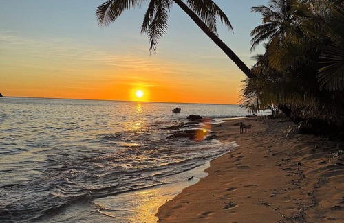 Waya Lailai House | Paradise Village Homestay in Yasawa Islands, Fiji. Wifi available!