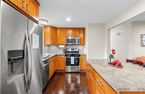 Renton House | Spacious 4-bedroom house with WiFi in peaceful Renton