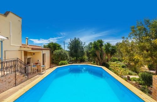San Pietro in Bevagna House | Villa La Mimosa by BarbarHouse