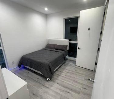 Larchmont Apartment | Hollywood 2bedroom
