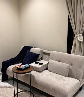 Al Kura House | غرف فندقية بتصميم عصري