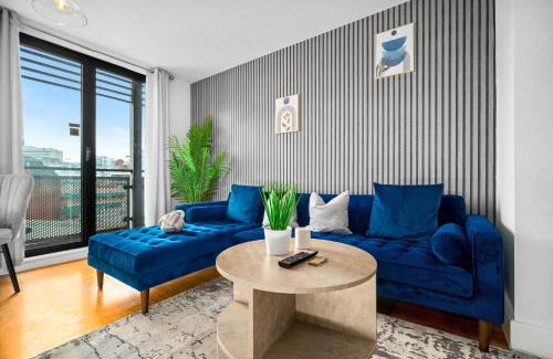 Theatreland Birmingham Apartment | Stylish City Centre Apartment - Secure Parking - Balcony - Arcadian - Chinatown - 43A