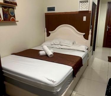 Cebu Hotel | Edward's Bed 2