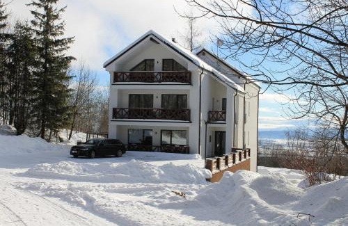 Stary Smokovec Apartment | Hellene Snow 101