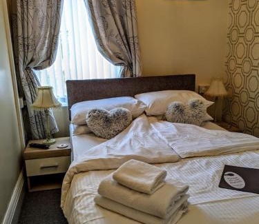 Blackpool Town Center Bed & Breakfast | Friends Bed & Breakfast