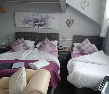 Blackpool Town Center Bed & Breakfast | Friends Bed & Breakfast