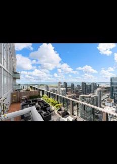 Toronto Entertainment District Apartment | stunning 3 bedroom penthouse