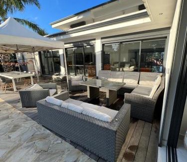 La Possession Villa | Villa Grande Montagne