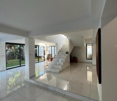 La Possession Villa | Villa Grande Montagne