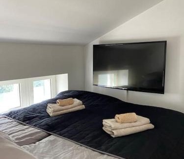 Ullanlinna Apartment | Elegant Penthouse Loft - City Center
