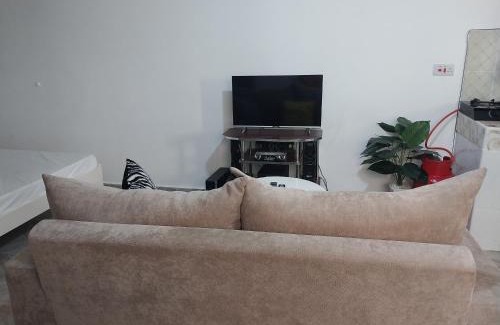 Ukunda Bed & Breakfast | Candys Apartment