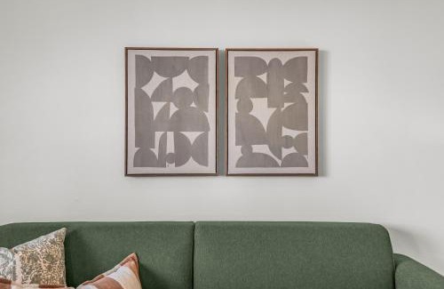 Trinity - Bellwoods Hotel | 3 bed+TTC+Trinity Bellwoods+Kensington+Work desk