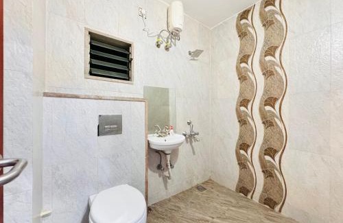 Indore Apartment | Home Escape 2BHK Apartment Near Brilliant Convention Centre - Adults Only