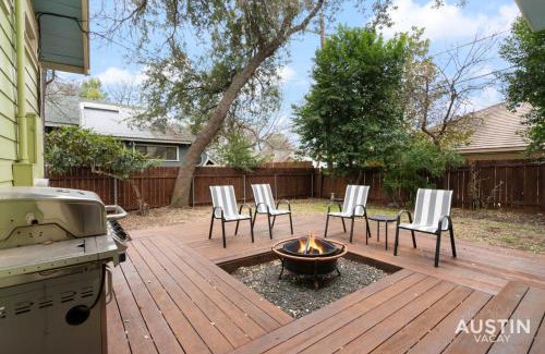 Clarksville House | Chic ATX Hideaway Patio with Firepit and Pet Friendly