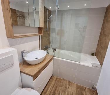 Aviatiei Apartment | Romanian Prometeu Street near Promenada Mall