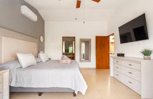 Cuernavaca House | Magnífica casa con alberca privada en Club de Golf