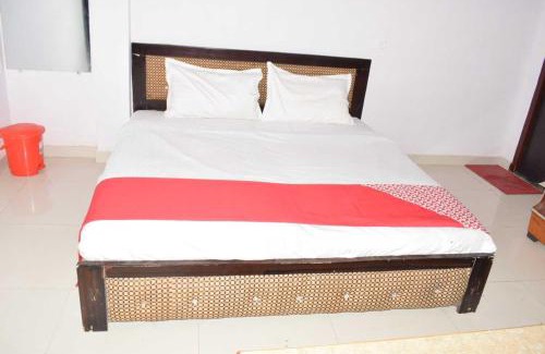 Hapur Hotel | OYO Hotel Shine & Cafe