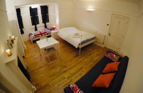 Mildmay House | Huge Double Room Near Central London