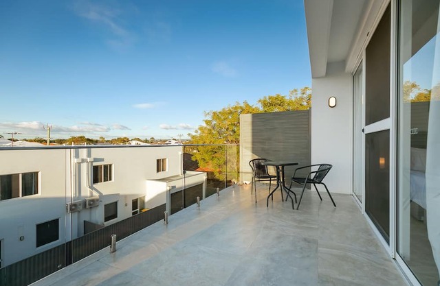 Cozy Apartment Near City and Airport