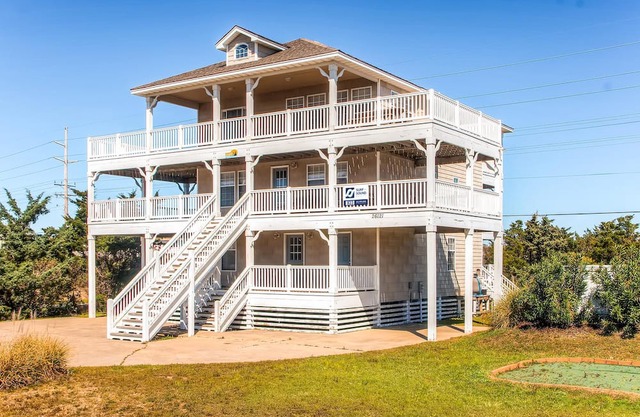 SOUNDS GOOD 2 ME to book this SOUNDSIDE Salvo home