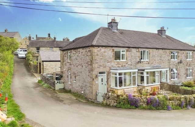 Host & Stay | Chimney Pots Cottage