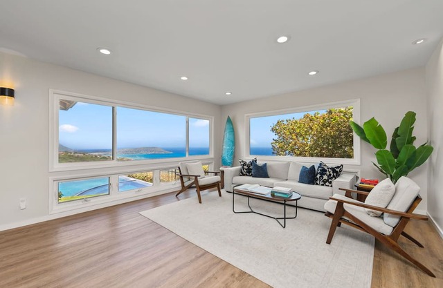 Stunning 4BR Home w/Infinity Pool & Sunrise Ocean Views