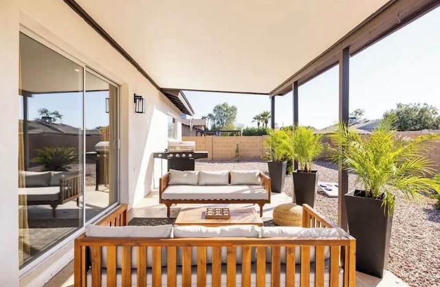 3-bedroom house in fabulous Scottsdale with AC, WiFi