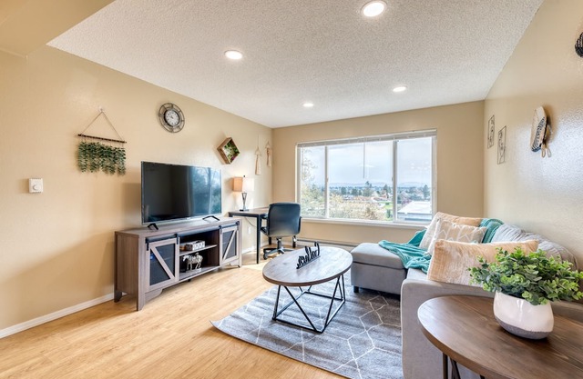 Cascade Vue 34 BY Betterstay: 2BR | SeaTac | Southcenter