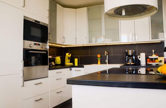 In the singer's house, a modern retreat