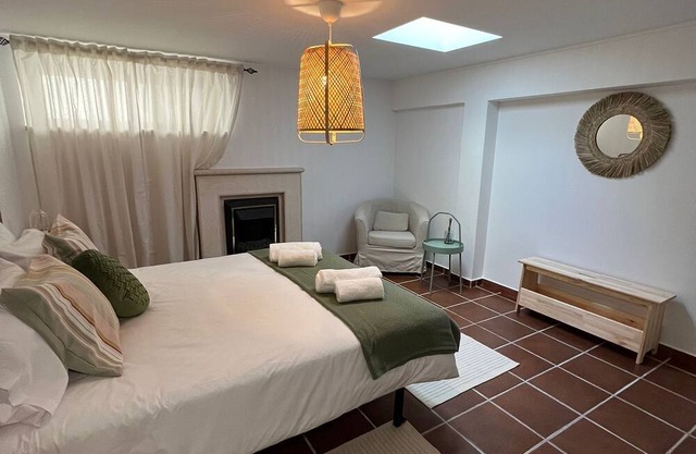 Cozy 3 bedroom apartment duplex. Family/Pet friendly.