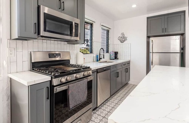 Luxury Spacious 4BD Duplex Upper Unit BeverlyGrove