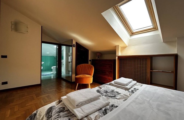 Cozy Attic Apartment with Exclusive Terrace