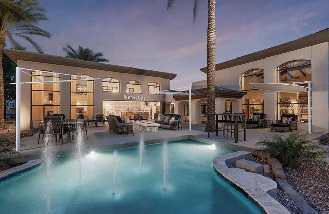 Scottsdale Kierland Commons 2 Bed Golf Pool Gym Pickleball Tennis Volleyball