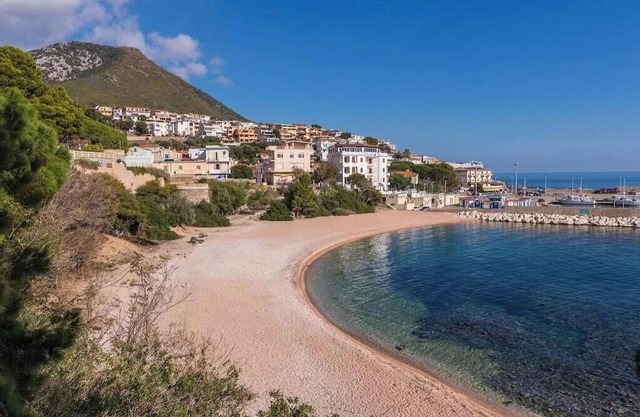 Casa Luna - Three Bedroom Apartment, Sleeps 7