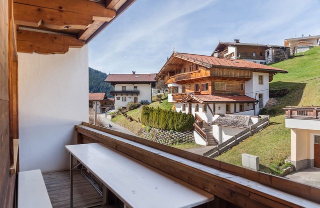 Apartment 'Landhaus Sonnenzauber Sonnenzauber1' with Mountain View, Terrace and Wi-Fi