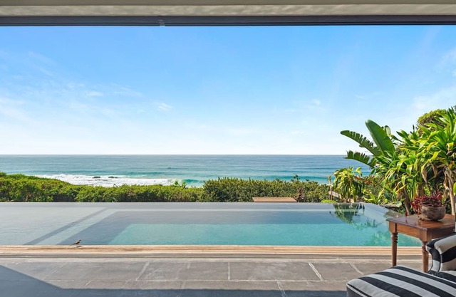 Beachfront Villa - Five Bedroom House, Sleeps 10