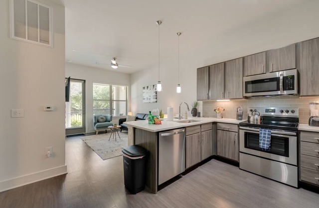 25% OFF 2BD Pool Allen Station / HWY75 - Malls