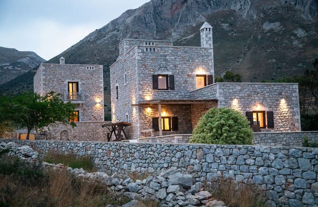 Armenopetra View-Aspolanthos, suite for 3, Mani