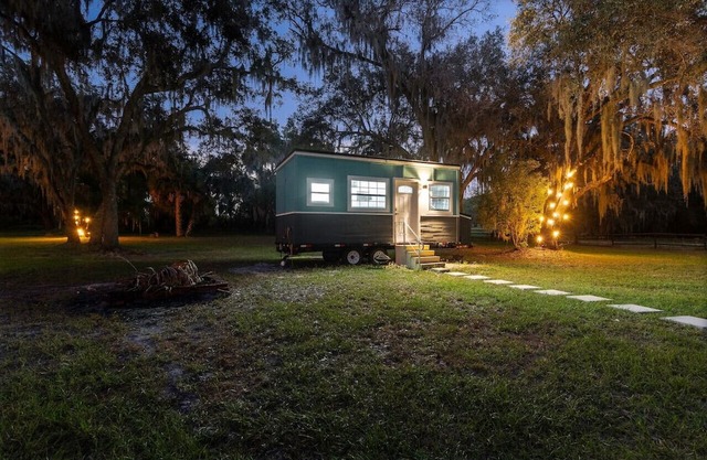 Tiny Home on Wheels! Firepit + Close to Disney!