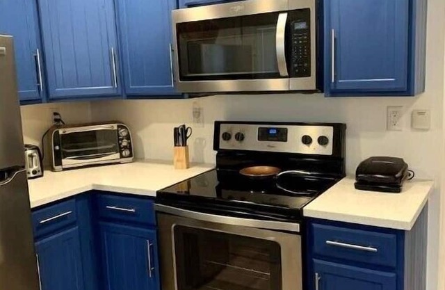 Near HERSHEY Park ! Hiking, Parks close. 1 story home, senior and kid friendly!!