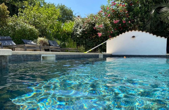 Magnificent villa with swimming pool in Saint-Georges-d'Orques