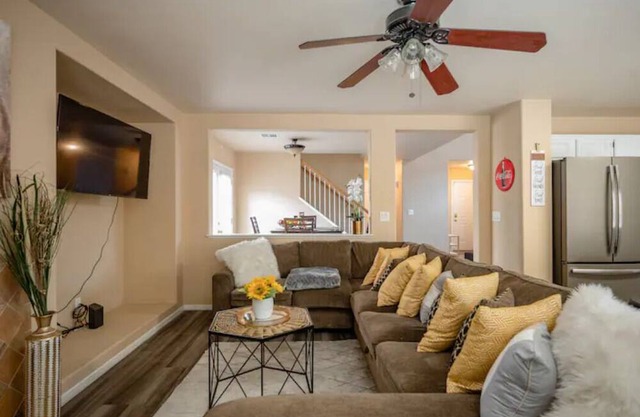 Gorgeous 4 Bedroom House W/ Private Pool & Backyard