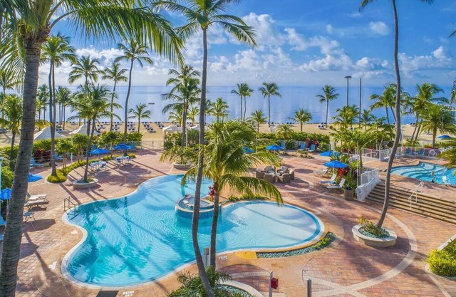 2 Spacious Units, Beachfront Property, Onsite Pool, Free Parking, Pet-friendly!