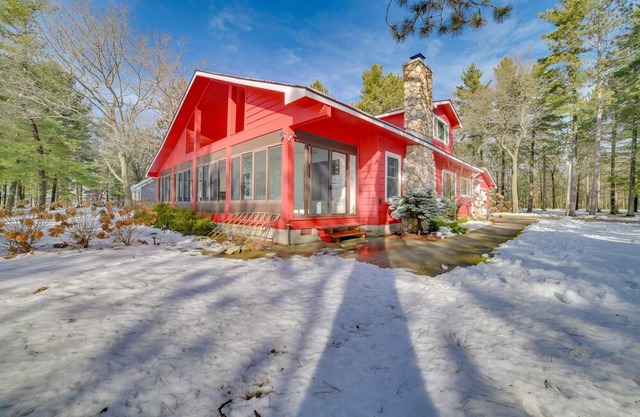 Lakefront Oscoda Home w/ Fire Pit: Pets Welcome!