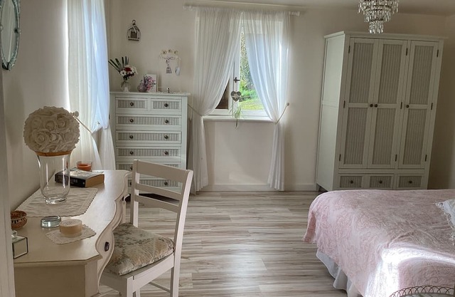 Charmant Petit Cottage , Niché au Coeur de la Campagne Mayennaise