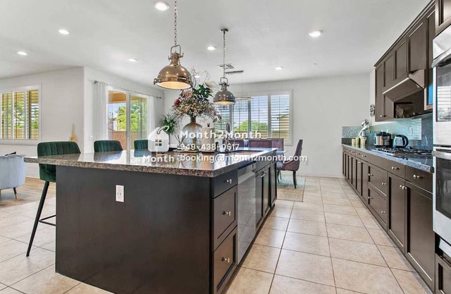 Luxurious Haven on Curry Pl #41793