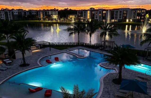 Landing at Legacy Gateway Apartments - 1 Bedroom in Downtown Fort Myers