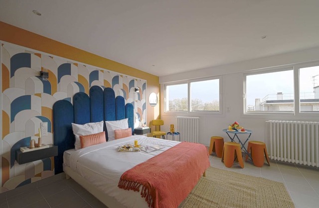 Modern bright Apartment 203