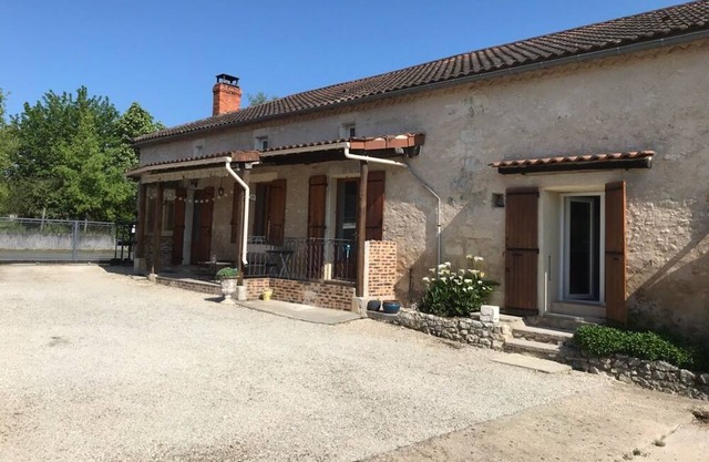 Grand Gîte 15 Pers Maxi à Negrondes 23km de Périgueux Périgord/dordogne